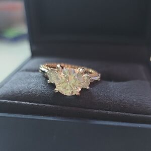 Elegant Gold and Silver Women's Ring